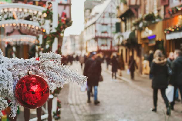 120 Quick Christmas Quotes For a Comfortable Vacation